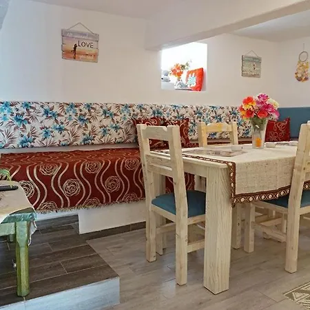 Ilio Socrates Apartment