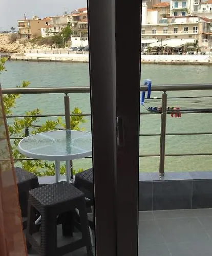 Ilio Socrates 公寓